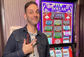 Slot MPO700 live casino dan taruhan olahraga sepak bola online Indonesia